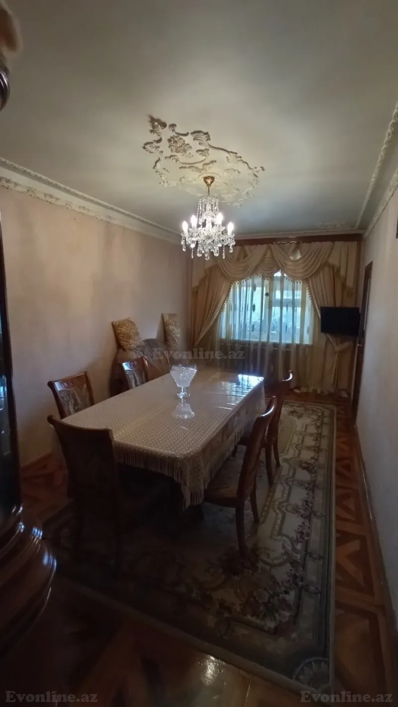 Satılır 5 otaqlı Mənzil Köhnə tikili 100 m² Əhmədli m.