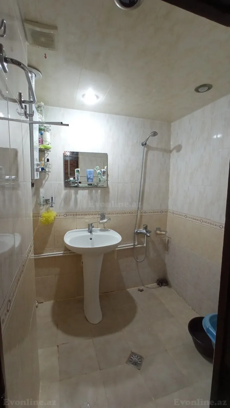 Satılır 5 otaqlı Mənzil Köhnə tikili 100 m² Əhmədli m. - şəkil 15