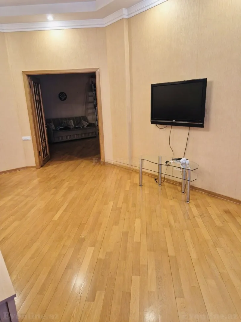 Satılır 3 otaqlı Mənzil Yeni tikili 180 m² 28 May m. - şəkil 4