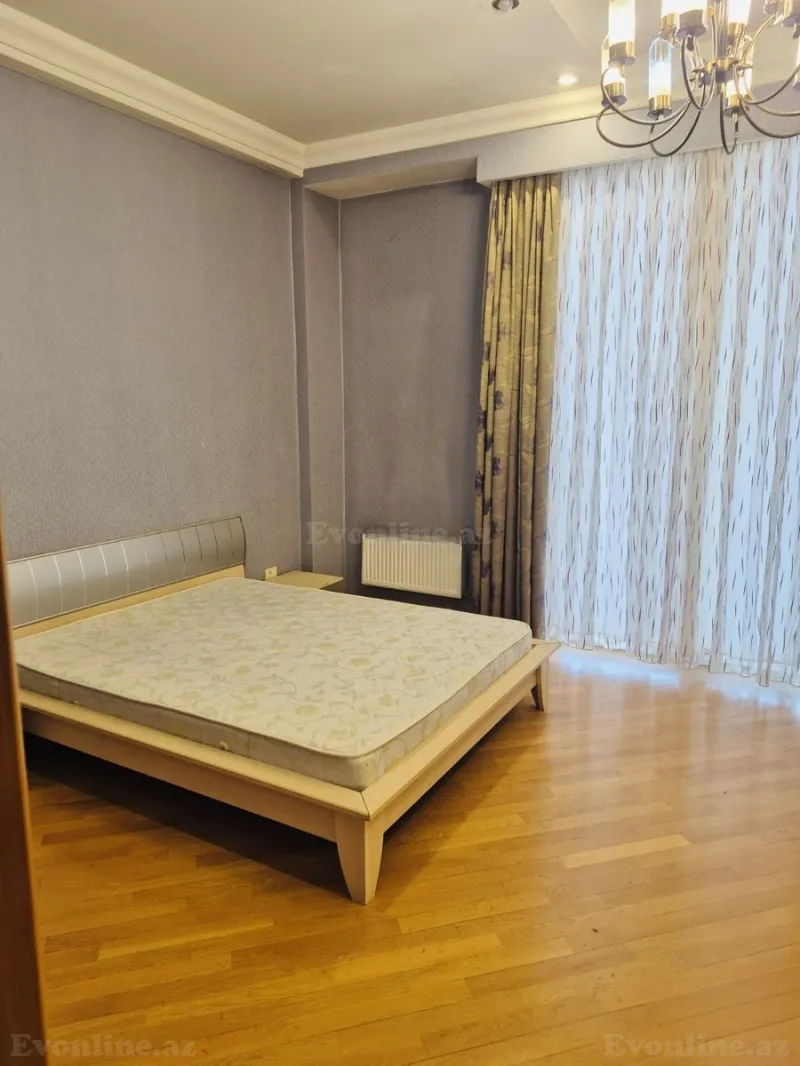 Satılır 3 otaqlı Mənzil Yeni tikili 180 m² 28 May m. - şəkil 5