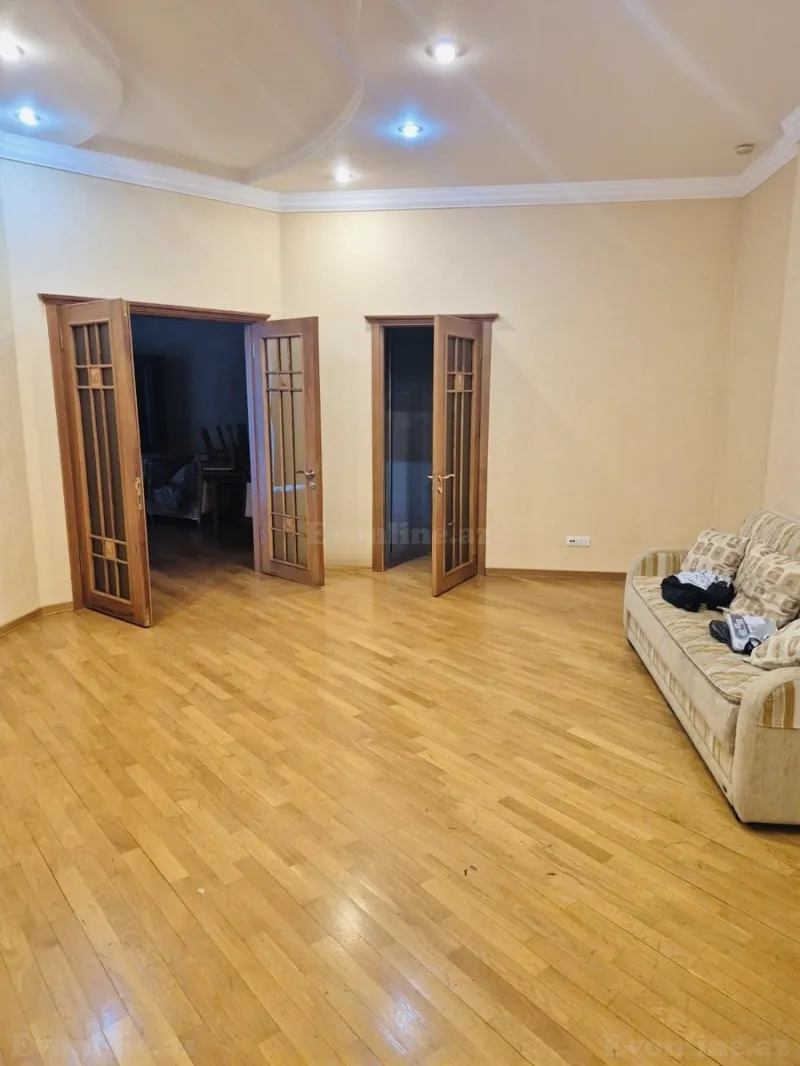 Satılır 3 otaqlı Mənzil Yeni tikili 180 m² 28 May m. - şəkil 8