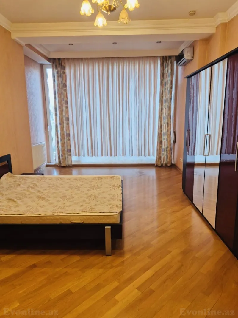 Satılır 3 otaqlı Mənzil Yeni tikili 180 m² 28 May m. - şəkil 9