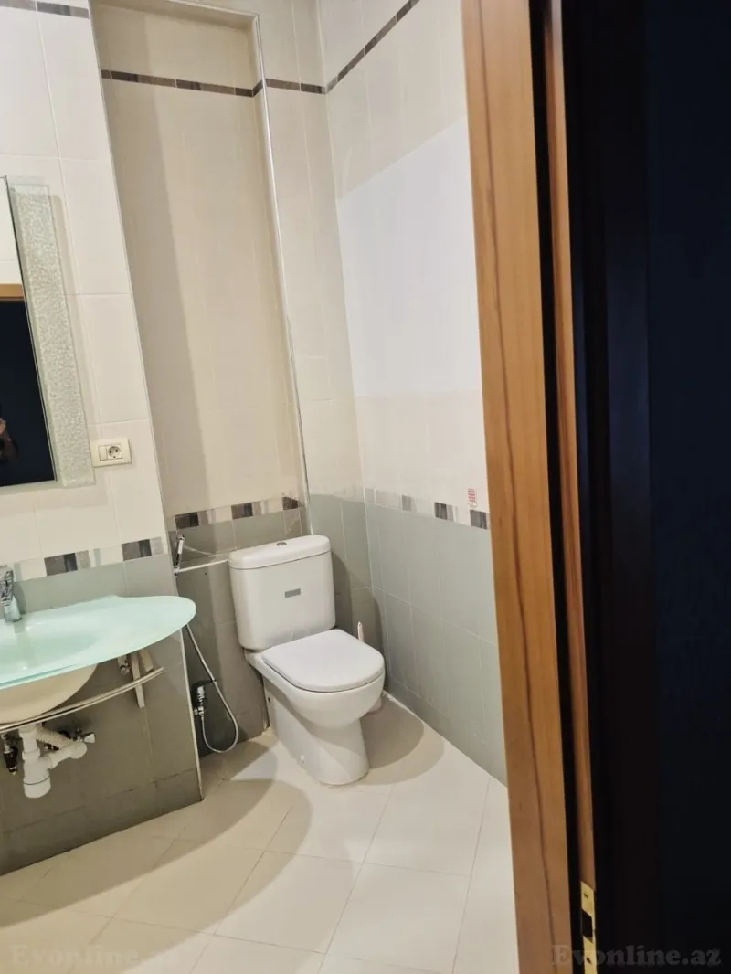 Satılır 3 otaqlı Mənzil Yeni tikili 180 m² 28 May m. - şəkil 14