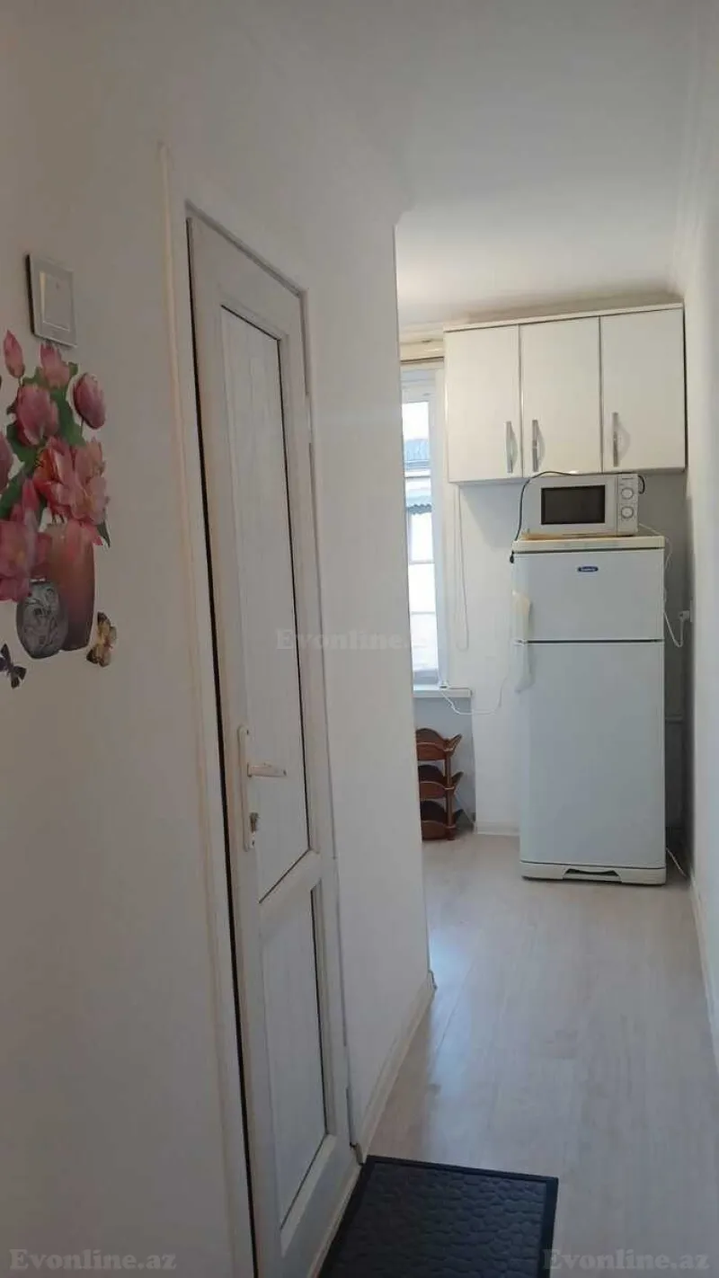 Satılır 2 otaqlı Mənzil Köhnə tikili 45 m² Bakıxanov - şəkil 3