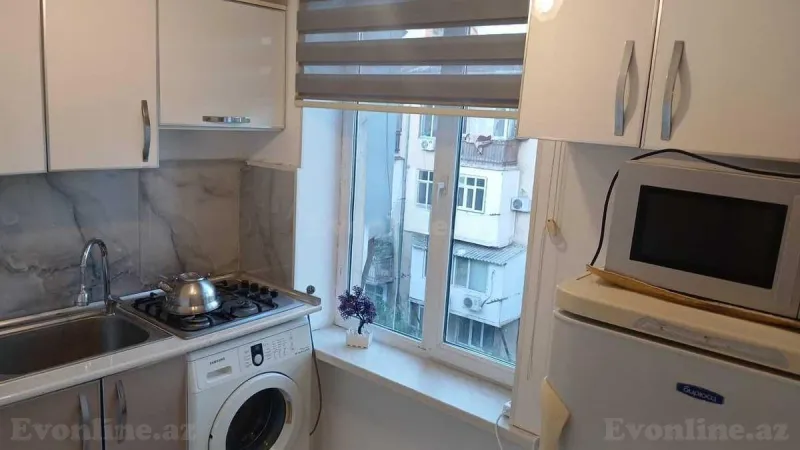 Satılır 2 otaqlı Mənzil Köhnə tikili 45 m² Bakıxanov - şəkil 4