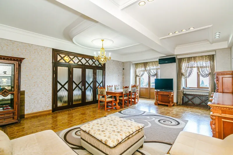 Satılır 4 otaqlı Mənzil Köhnə tikili 180 m² Sahil m. - şəkil 7