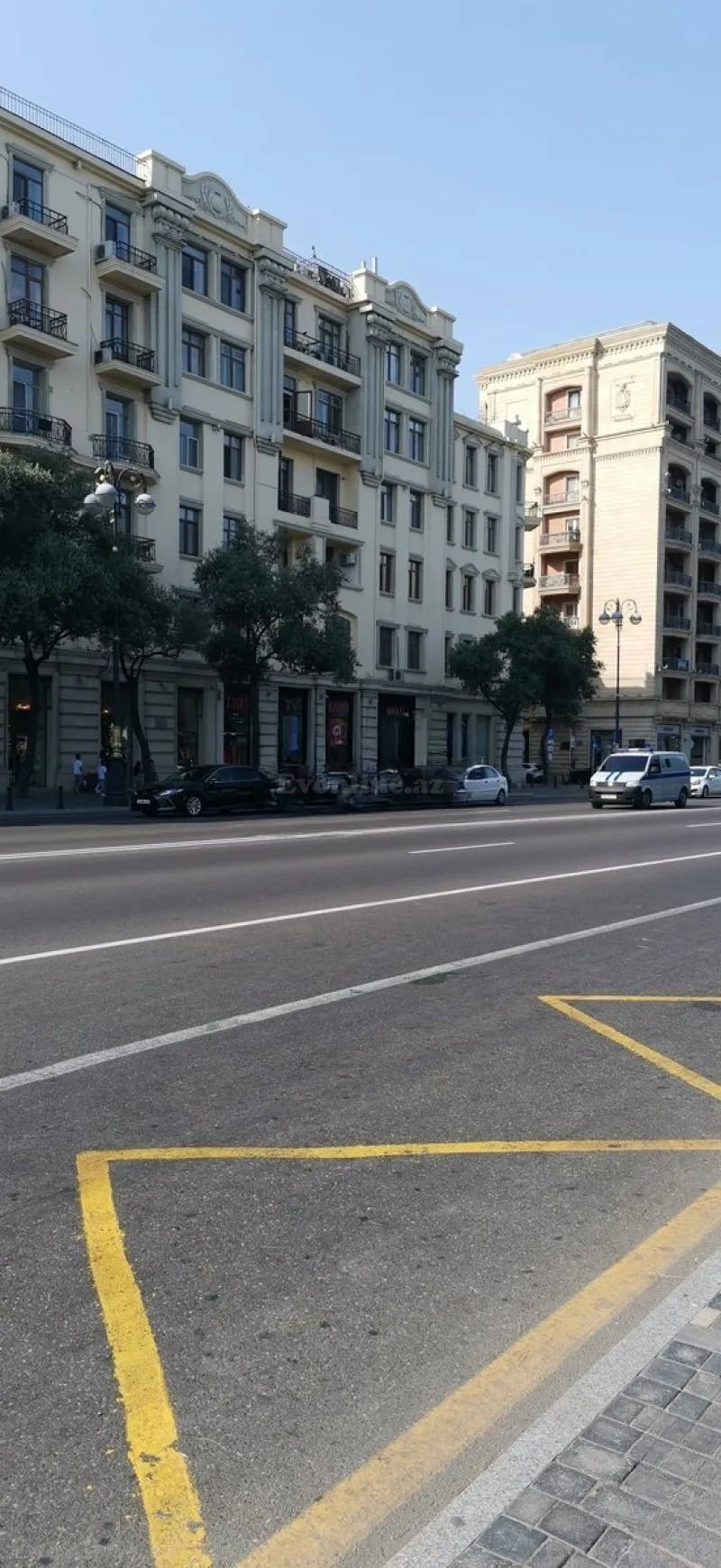 Satılır 4 otaqlı Mənzil Köhnə tikili 180 m² Sahil m. - şəkil 13