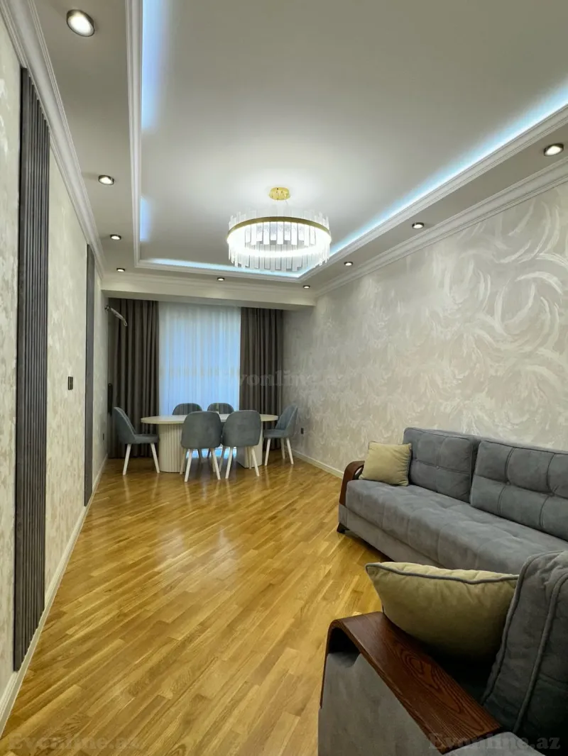 3 otaqlı Mənzil 82 m² Gəncə pr. Satılır