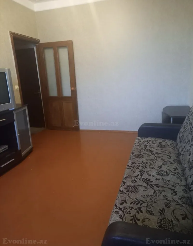 Kirayə verilir 2 otaqlı Mənzil Köhnə tikili 40 m² Memar Əcəmi m. - şəkil 2
