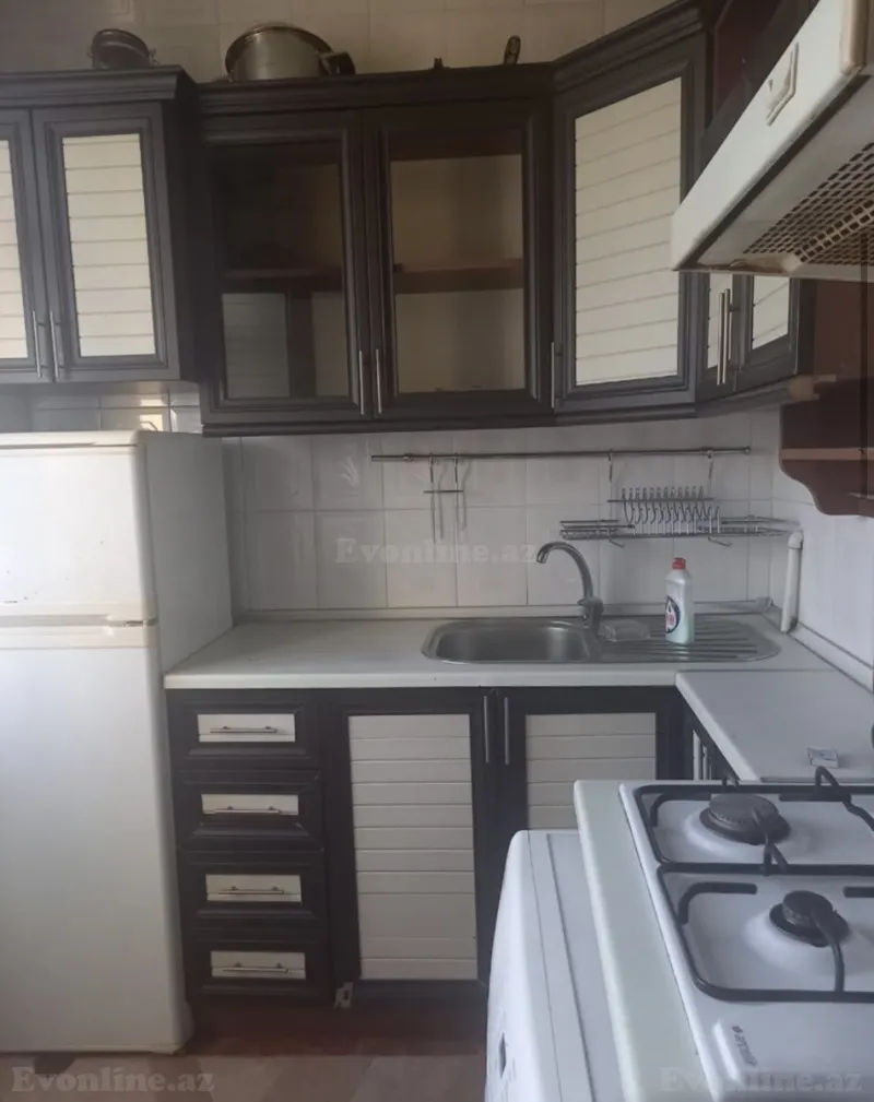 Kirayə verilir 2 otaqlı Mənzil Köhnə tikili 40 m² Memar Əcəmi m. - şəkil 4