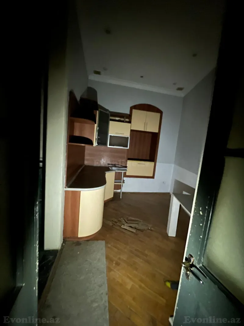 4 otaqlı Mənzil 120 m² İçərişəhər m. Satılır