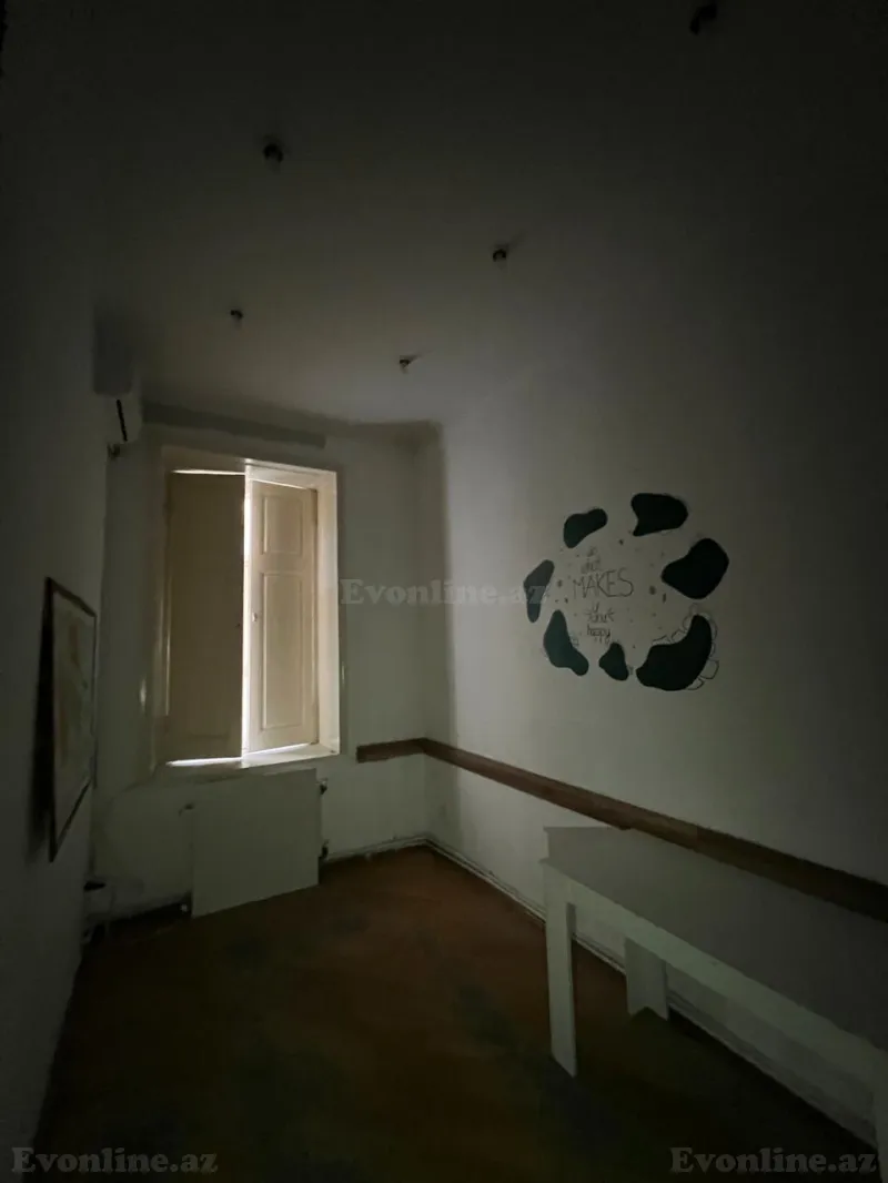 Satılır 4 otaqlı Mənzil Köhnə tikili 120 m² İçərişəhər m. - şəkil 3