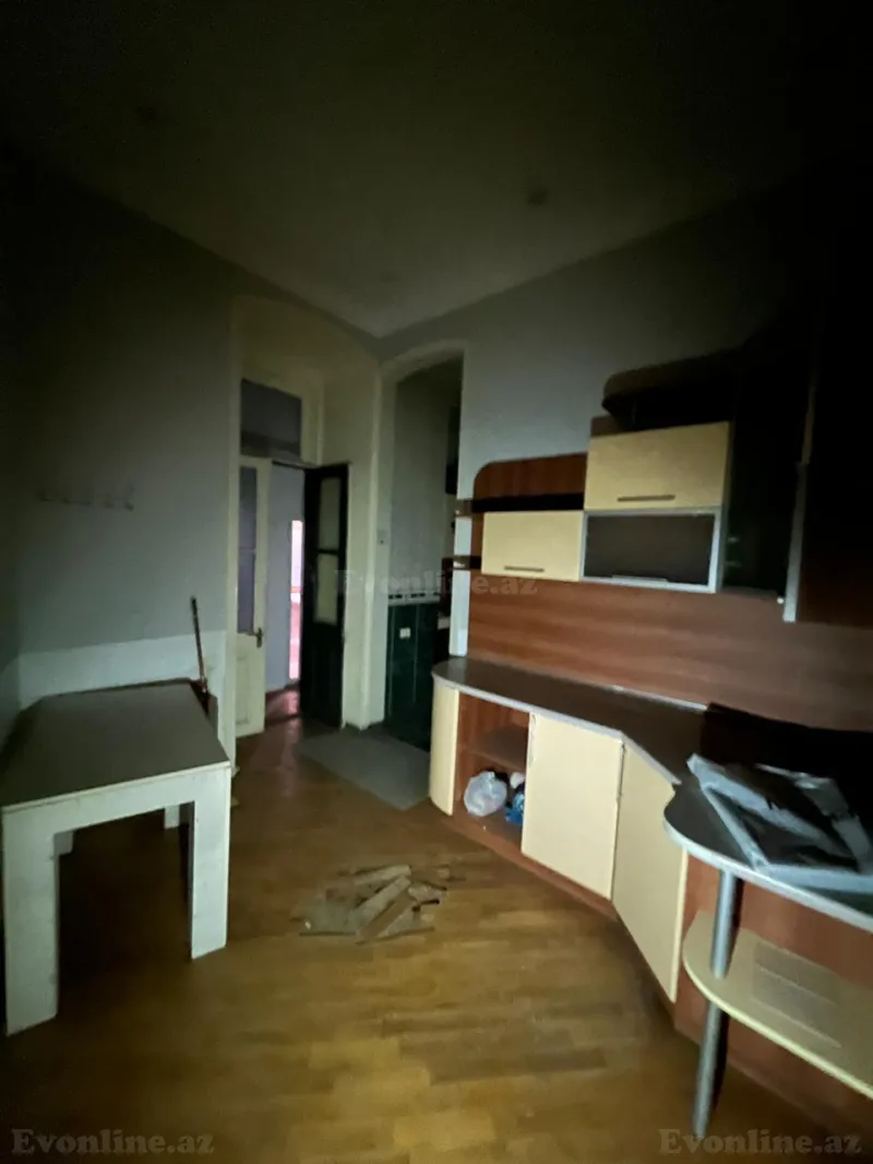 Satılır 4 otaqlı Mənzil Köhnə tikili 120 m² İçərişəhər m. - şəkil 5