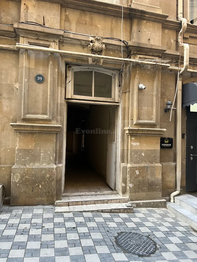 Satılır 4 otaqlı Mənzil Köhnə tikili 120 m² İçərişəhər m. - şəkil 22