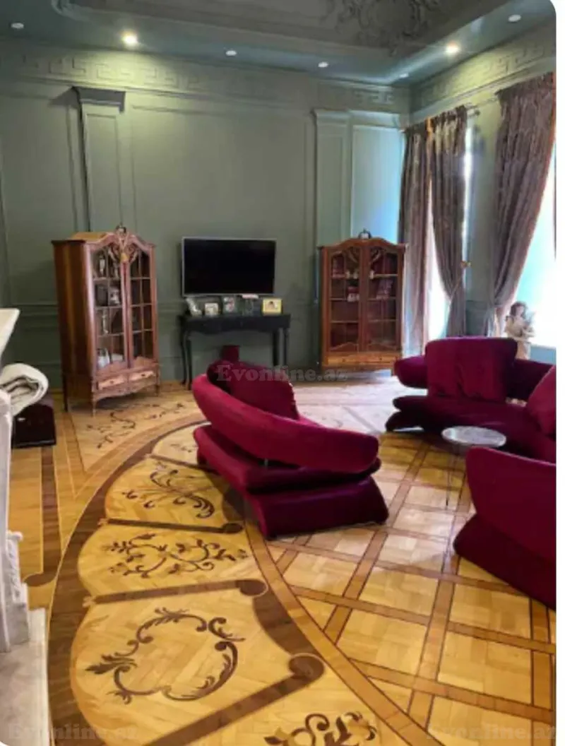 Kirayə verilir 7 otaqlı Mənzil Köhnə tikili 350 m² Səbail r.