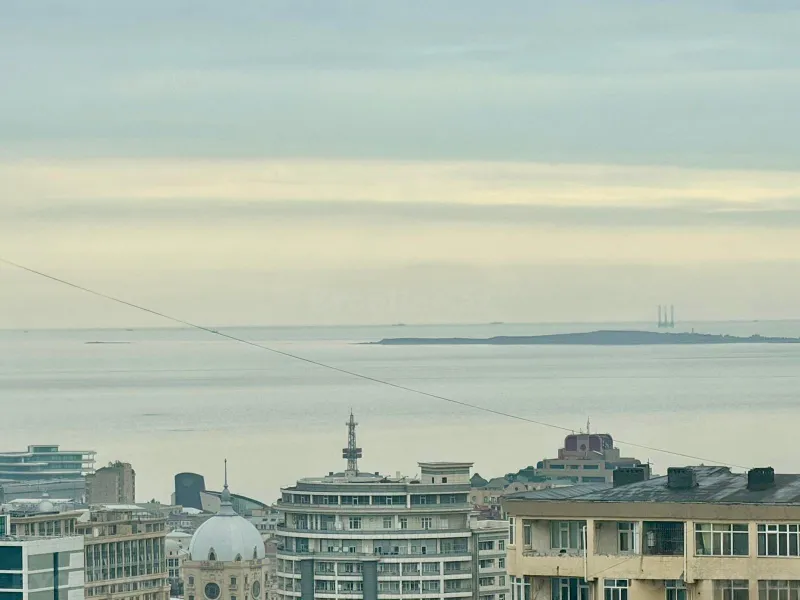 3 otaqlı Mənzil 175 m² Nizami m. Satılır