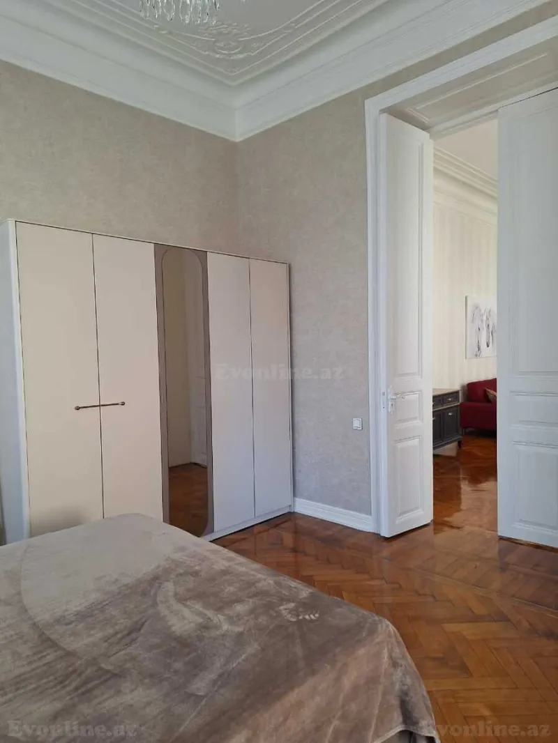 Kirayə verilir 2 otaqlı Mənzil Köhnə tikili 75 m² Sahil m. - şəkil 4