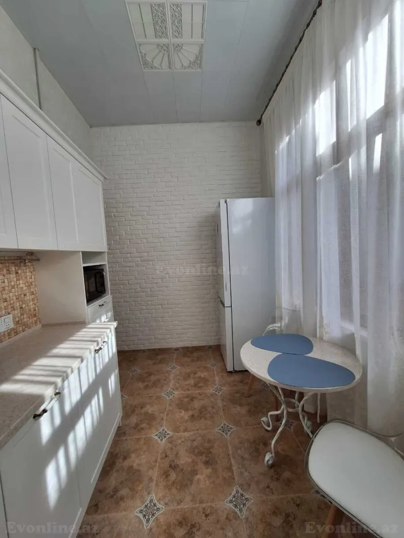 Kirayə verilir 2 otaqlı Mənzil Köhnə tikili 75 m² Sahil m. - şəkil 14