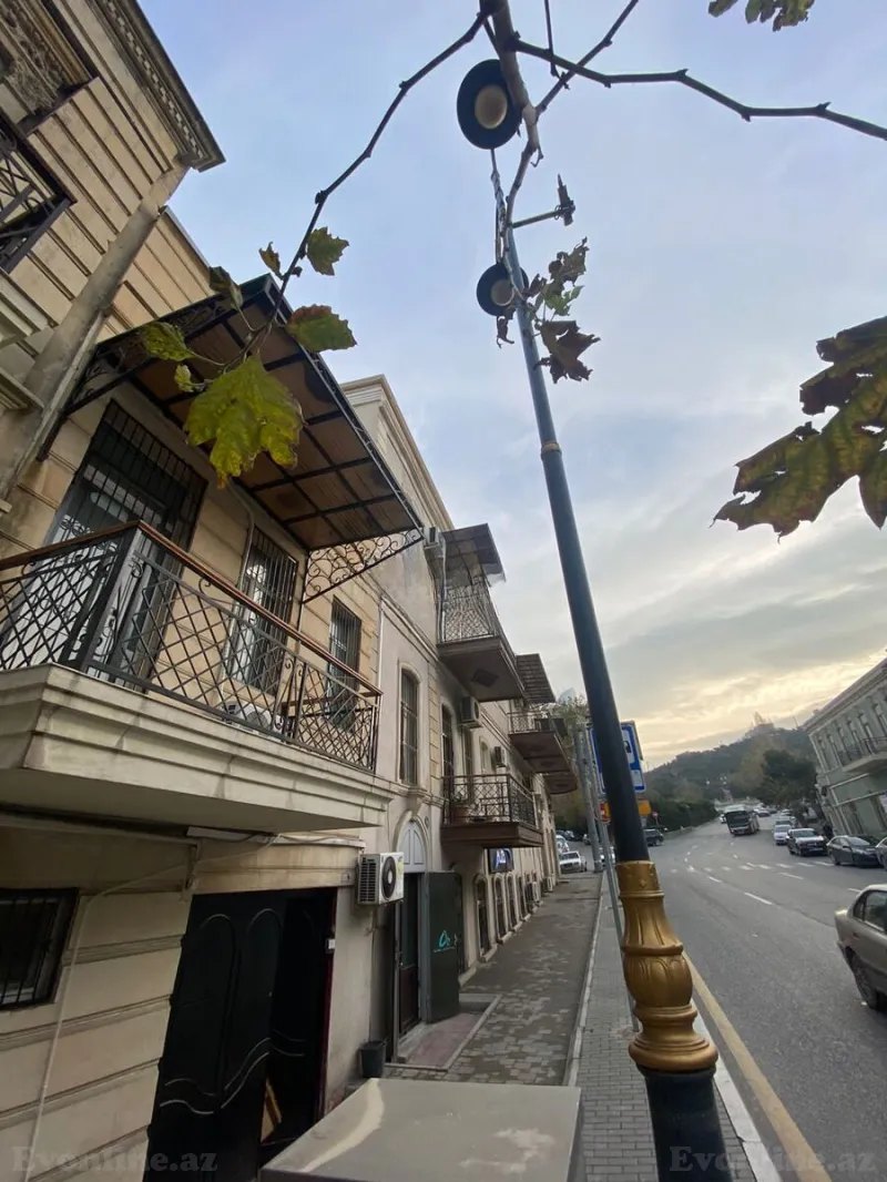 Satılır Obyekt 200 m² Səbail r. - şəkil 2