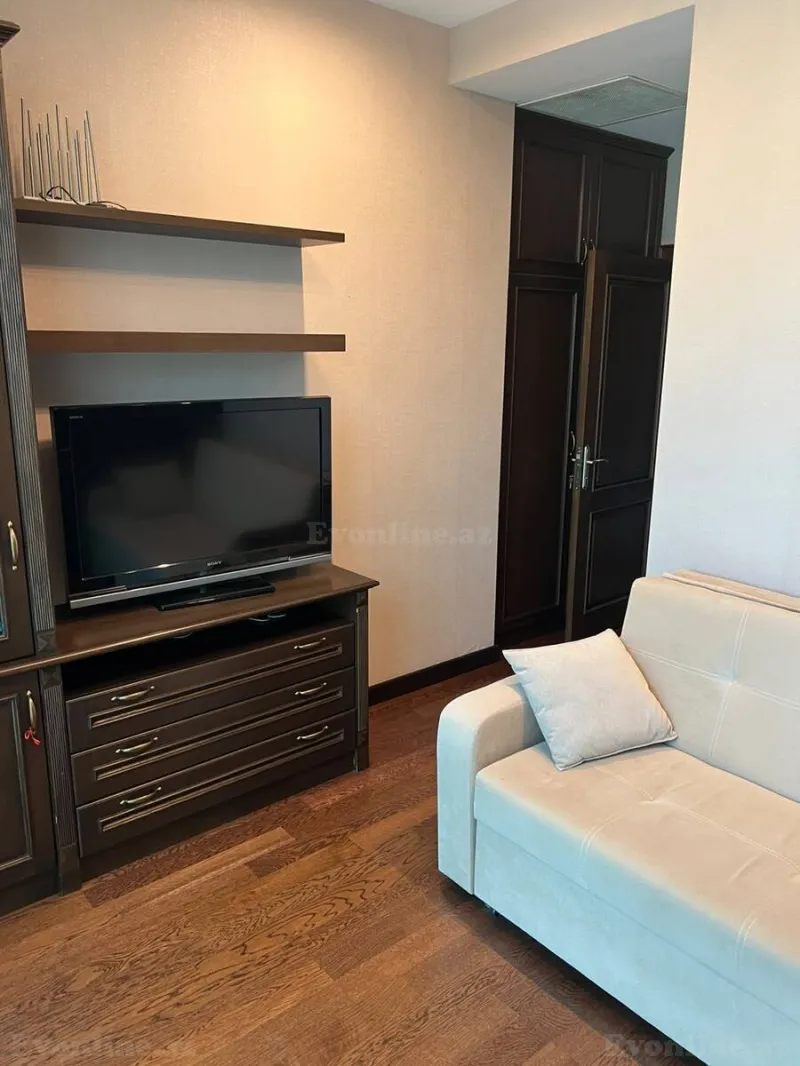Kirayə verilir 5 otaqlı Mənzil Yeni tikili 200 m² Səbail r. - şəkil 12