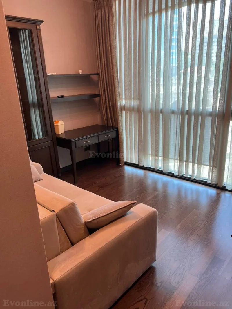 Kirayə verilir 5 otaqlı Mənzil Yeni tikili 200 m² Səbail r. - şəkil 13
