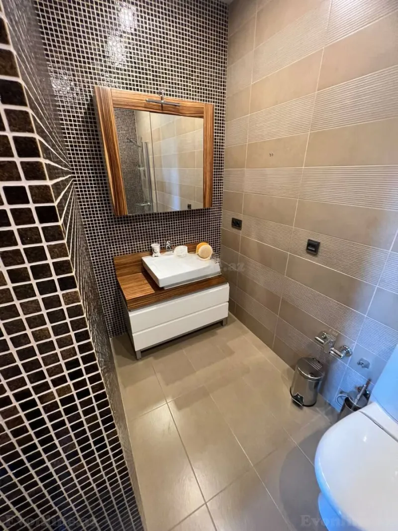 Kirayə verilir 5 otaqlı Mənzil Yeni tikili 200 m² Səbail r. - şəkil 19