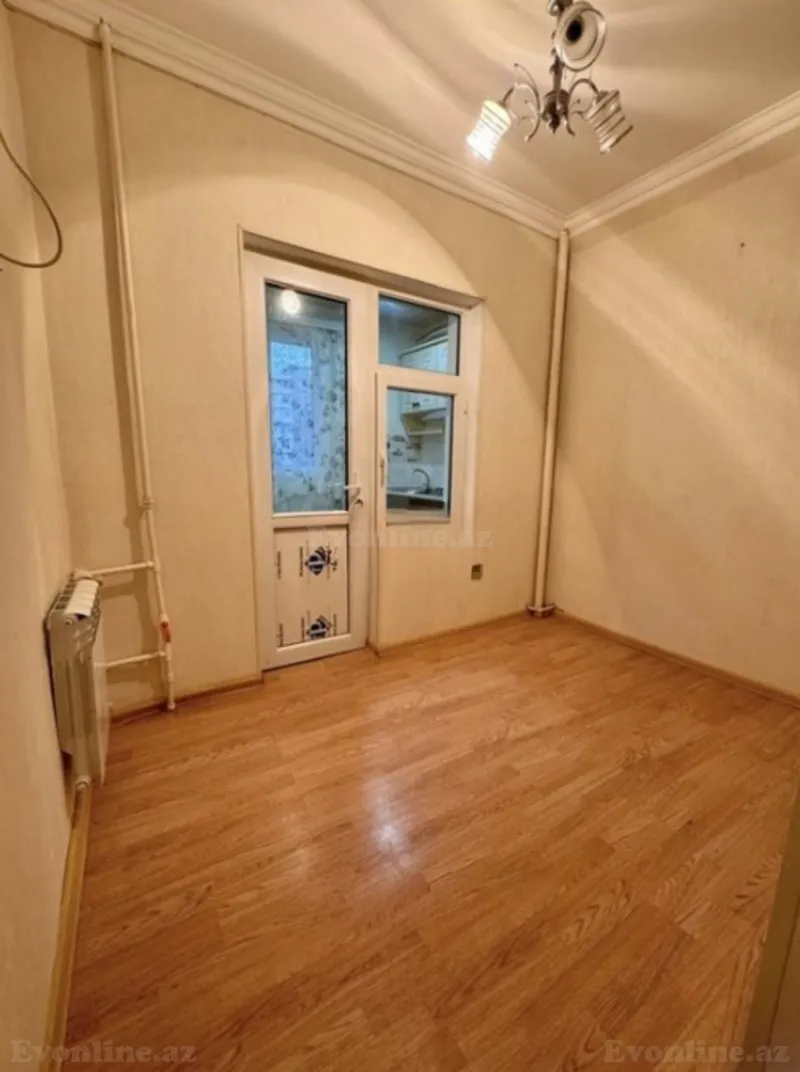 Satılır 2 otaqlı Mənzil Köhnə tikili 50 m² İnşaatçılar m. - şəkil 3