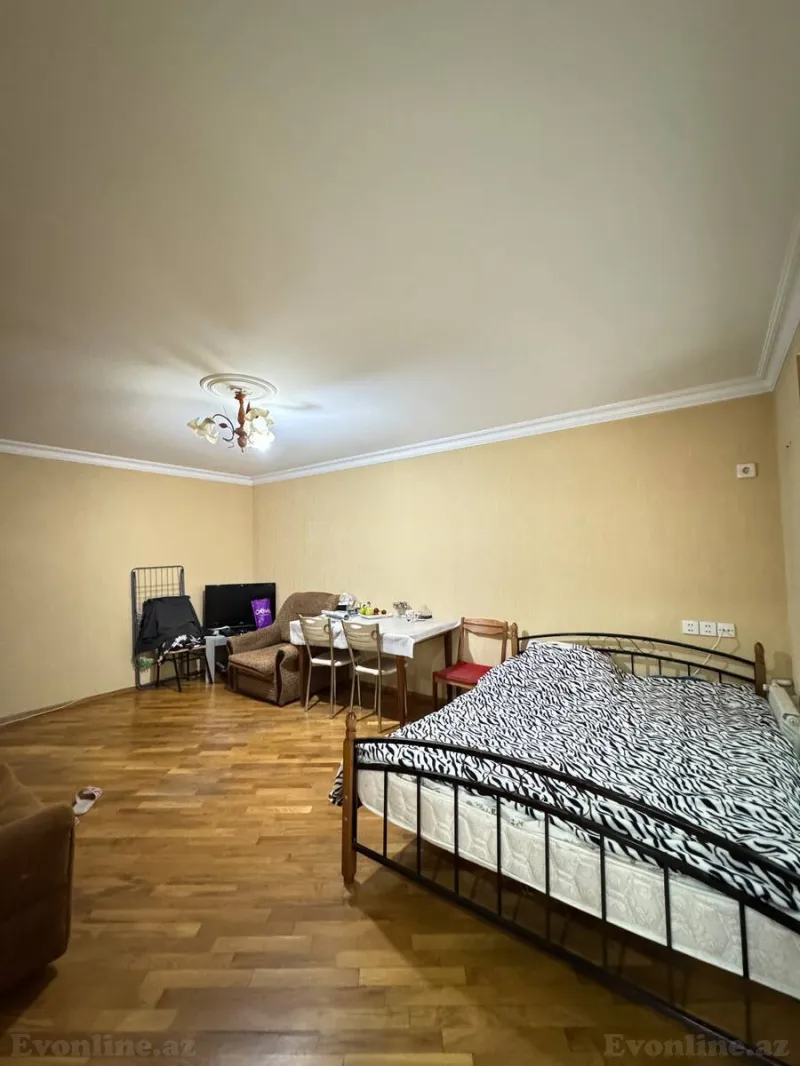 Satılır 1 otaqlı Mənzil Köhnə tikili 33 m² Elmlər Akademiyası m. - şəkil 2