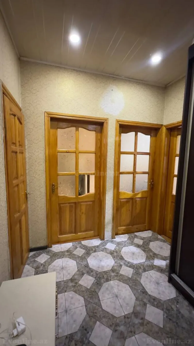 Satılır 3 otaqlı Mənzil Köhnə tikili 75 m² Memar Əcəmi m. - şəkil 4