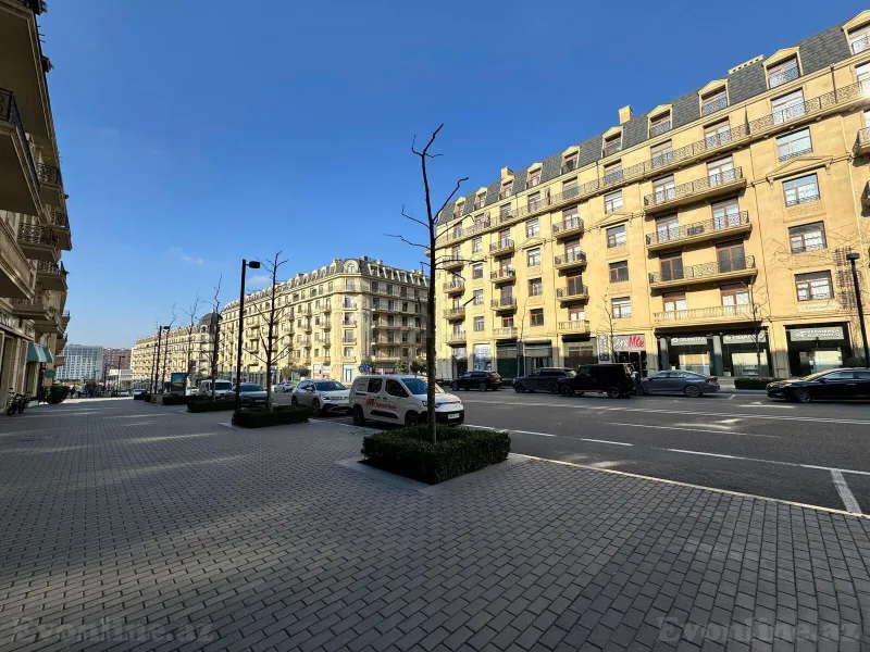 4 otaqlı Mənzil 170 m² Ağ şəhər Satılır