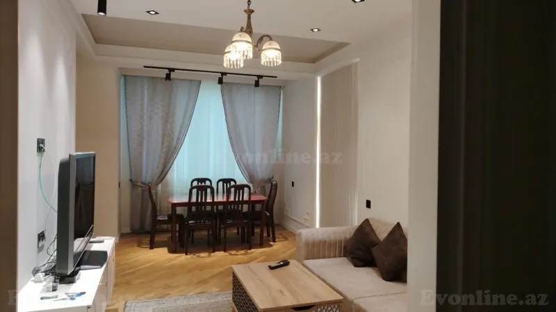 3 otaqlı Mənzil 117 m² 8 Noyabr m. Kirayə verilir