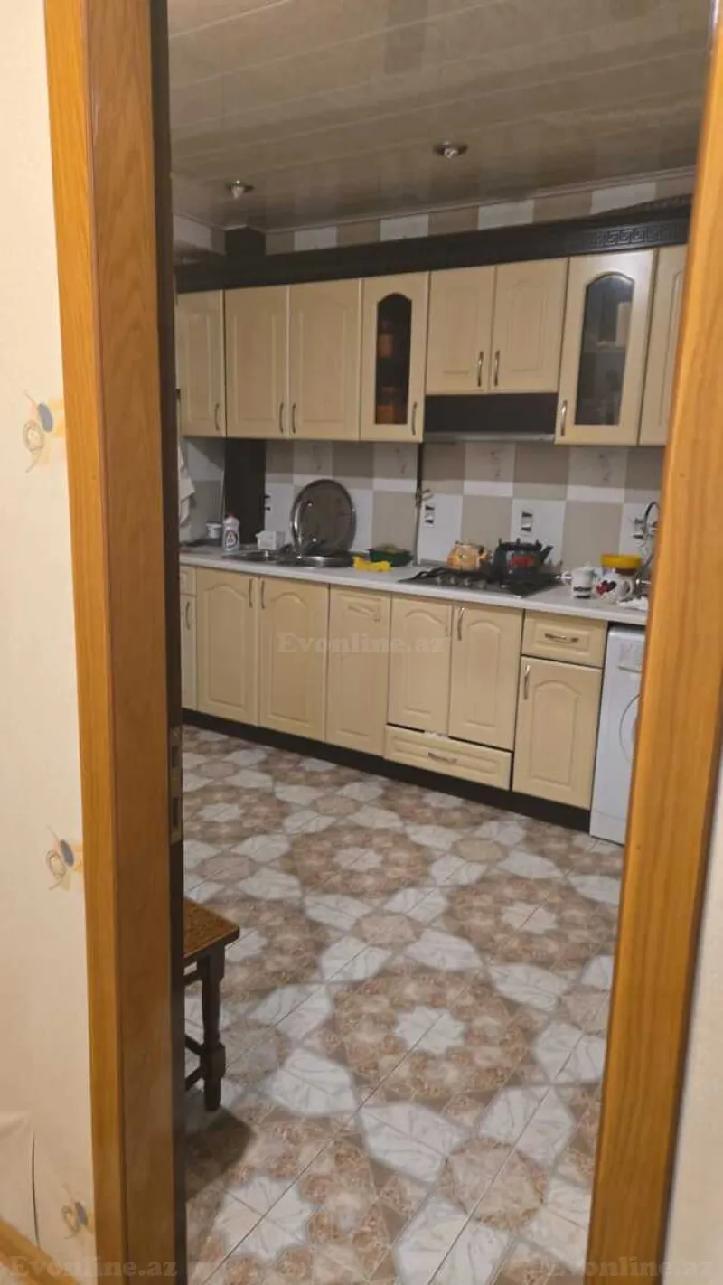 Satılır 3 otaqlı Mənzil Köhnə tikili 90 m² İnşaatçılar m. - şəkil 3