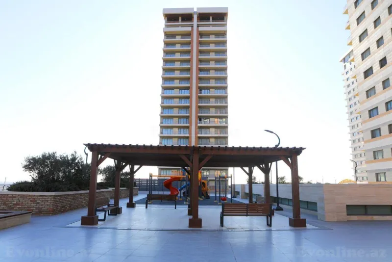 4 otaqlı Mənzil 190 m² Xətai r. Satılır