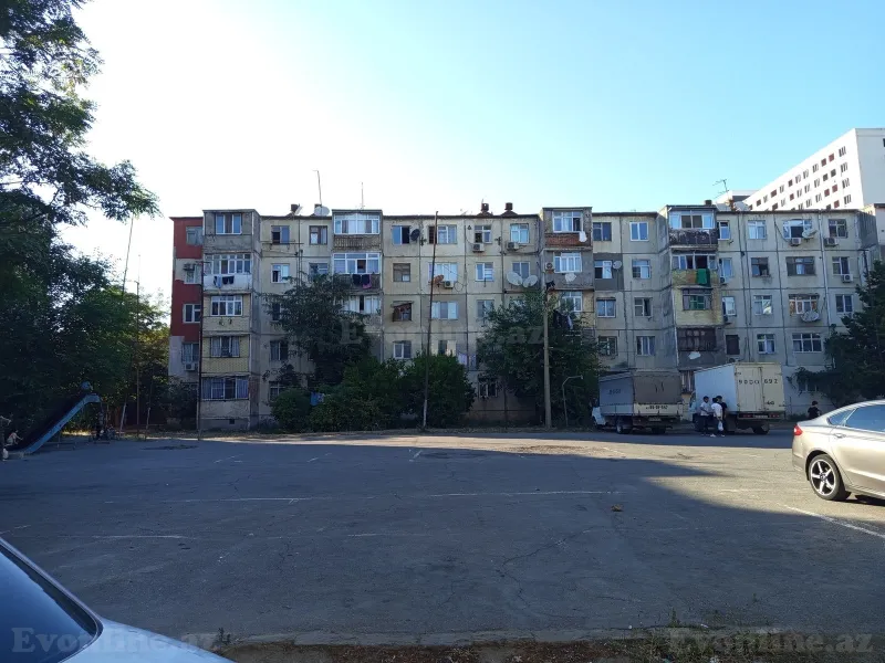 2 otaqlı Mənzil 48 m² Neftçilər m. Satılır