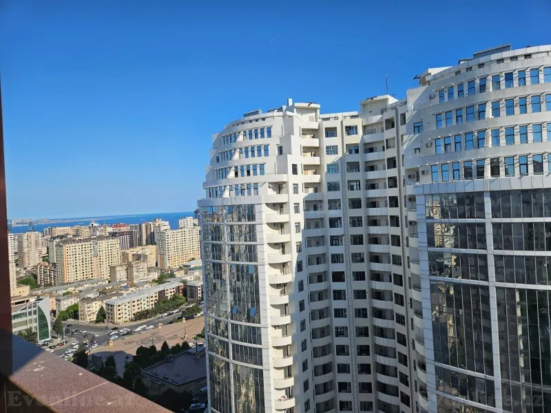 Satılır 3 otaqlı Mənzil Yeni tikili 120 m² İnşaatçılar m. - şəkil 8