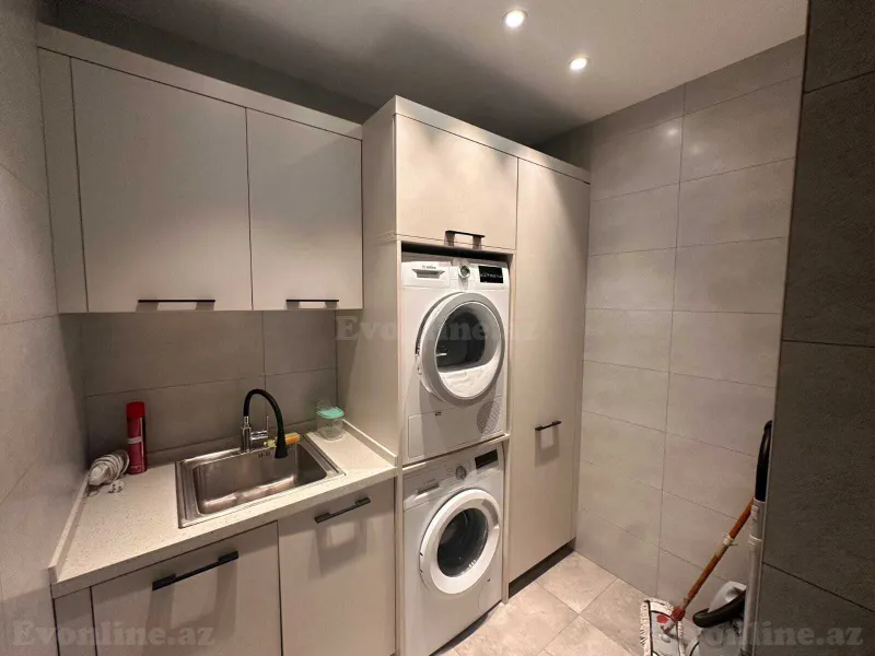 Kirayə verilir 5 otaqlı Mənzil Yeni tikili 250 m² Nizami m. - şəkil 10