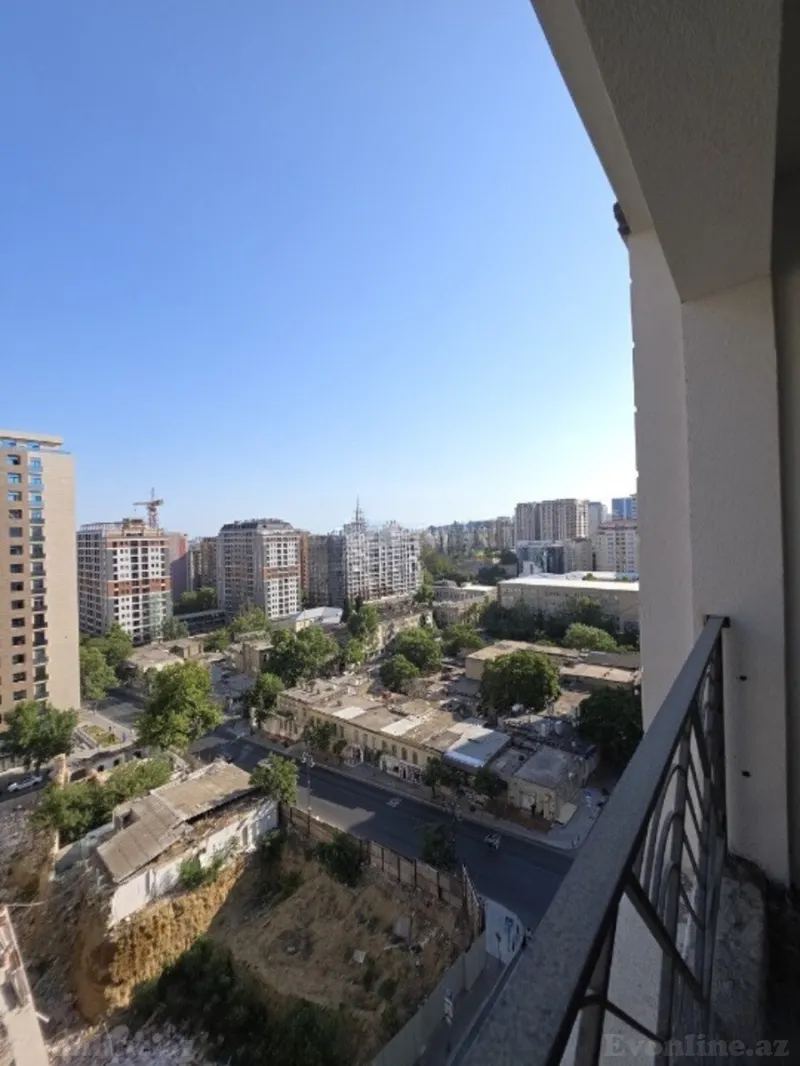Satılır 3 otaqlı Mənzil Yeni tikili 125 m² 28 May m. - şəkil 3