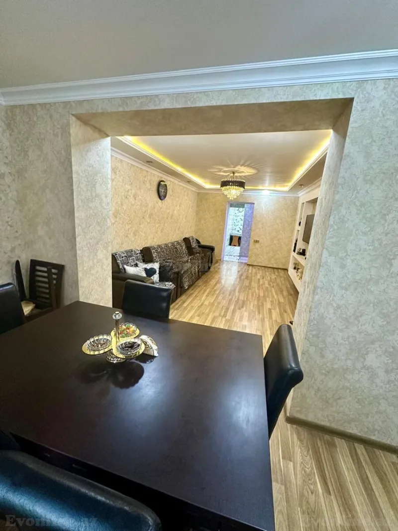 Satılır 3 otaqlı Mənzil Köhnə tikili 75 m² Qara Qarayev m. - şəkil 2
