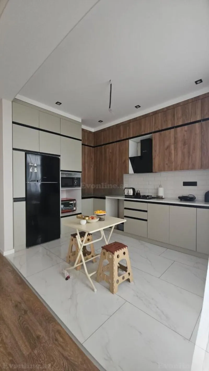 3 otaqlı Mənzil 104 m² Xətai r. Satılır