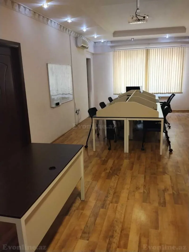 Kirayə verilir Ofis 635 m² Nəsimi r. - şəkil 23