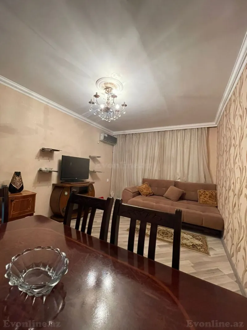 Kirayə verilir 1 otaqlı Mənzil Köhnə tikili 35 m² Elmlər Akademiyası m.