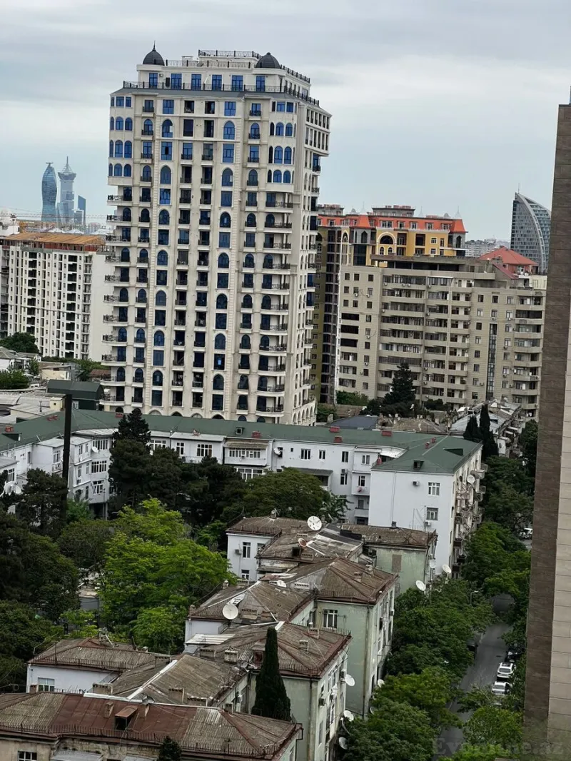 2 otaqlı Mənzil 87 m² 28 May m. Satılır