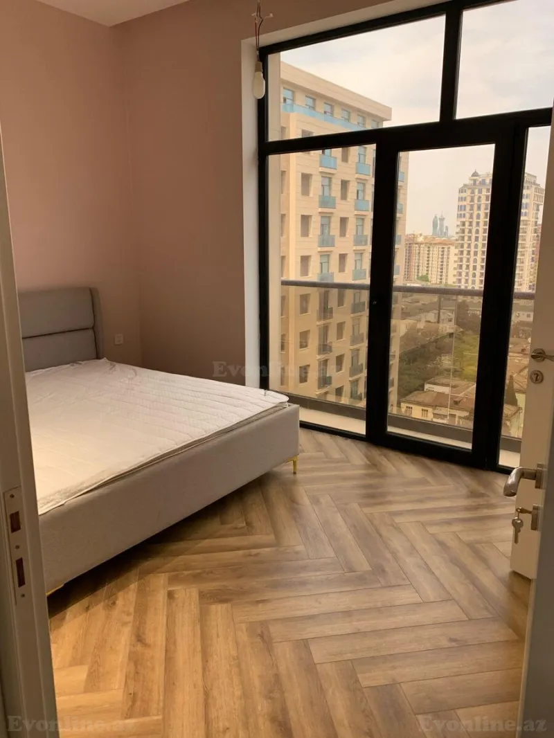 Satılır 2 otaqlı Mənzil Yeni tikili 87 m² 28 May m. - şəkil 3