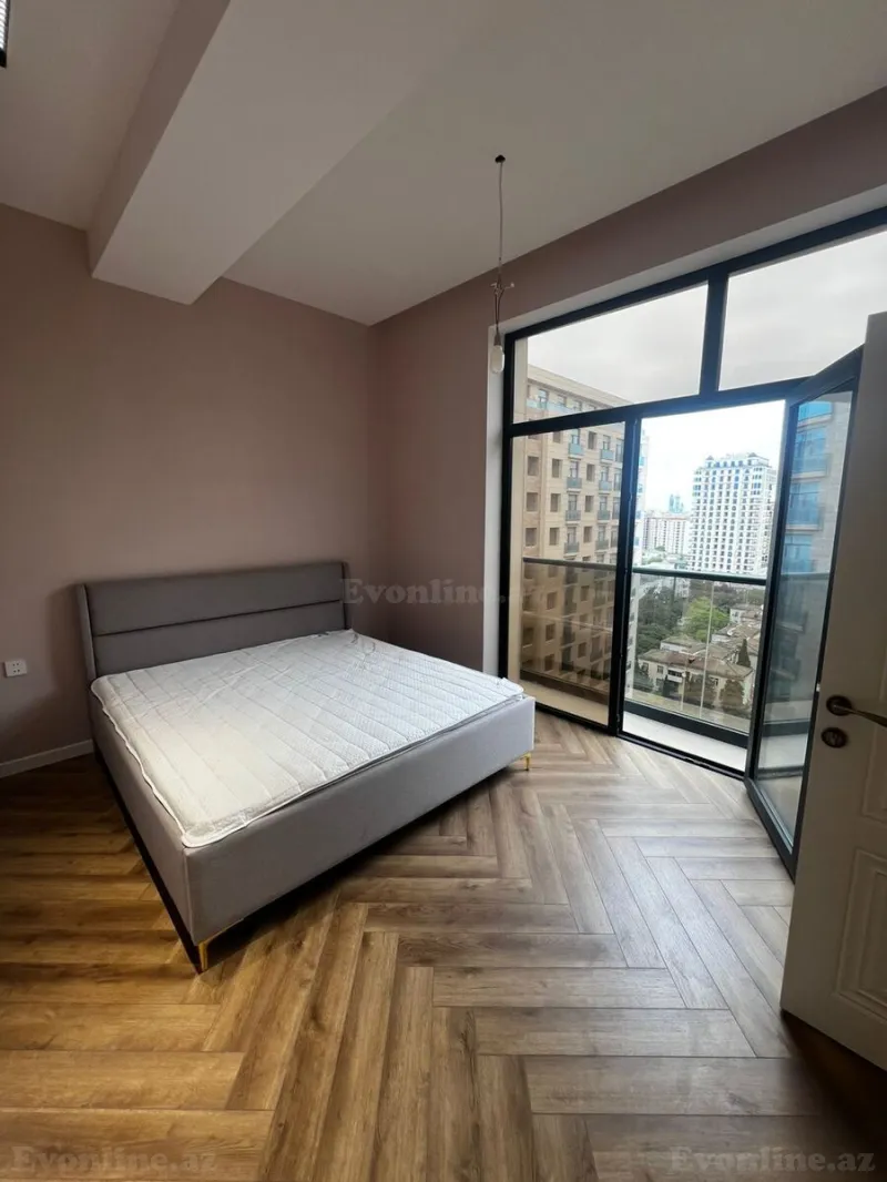 Satılır 2 otaqlı Mənzil Yeni tikili 87 m² 28 May m. - şəkil 4