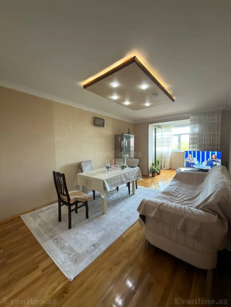 Satılır 3 otaqlı Mənzil Köhnə tikili 70 m² Sumqayıt