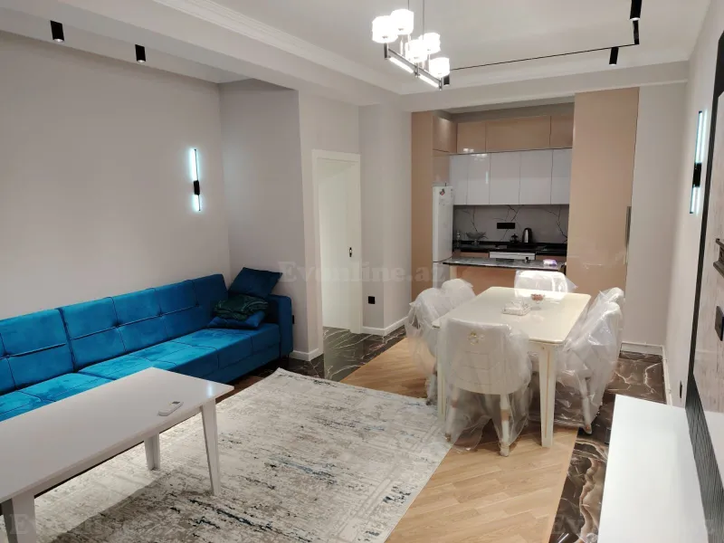 3 otaqlı Mənzil 100 m² 28 May m. Kirayə verilir