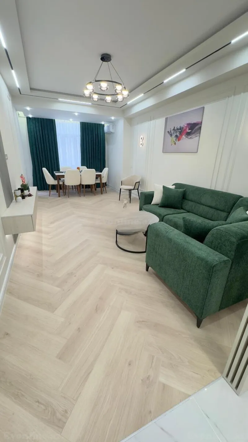 3 otaqlı Mənzil 91 m² 8 Noyabr m. Satılır