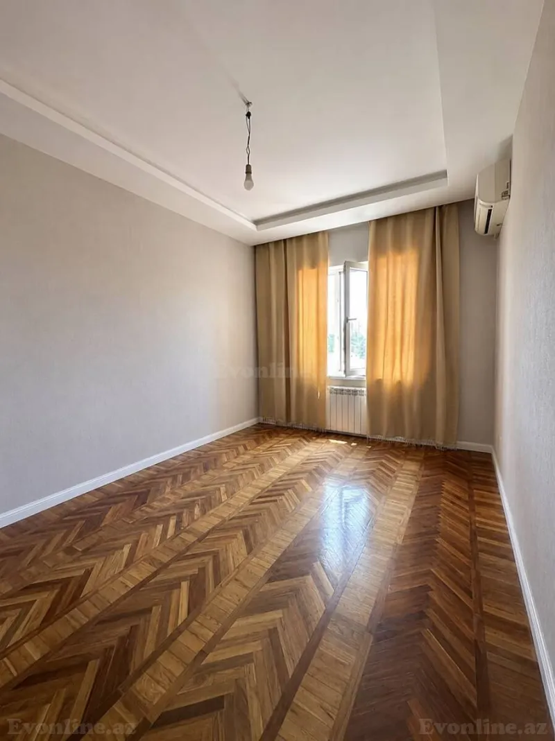 4 otaqlı Mənzil 90 m² Bakıxanov Satılır