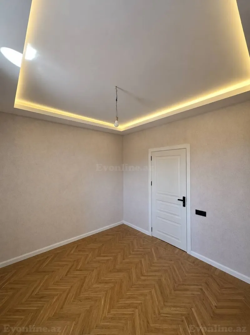 Satılır 4 otaqlı Mənzil Köhnə tikili 90 m² Bakıxanov - şəkil 2