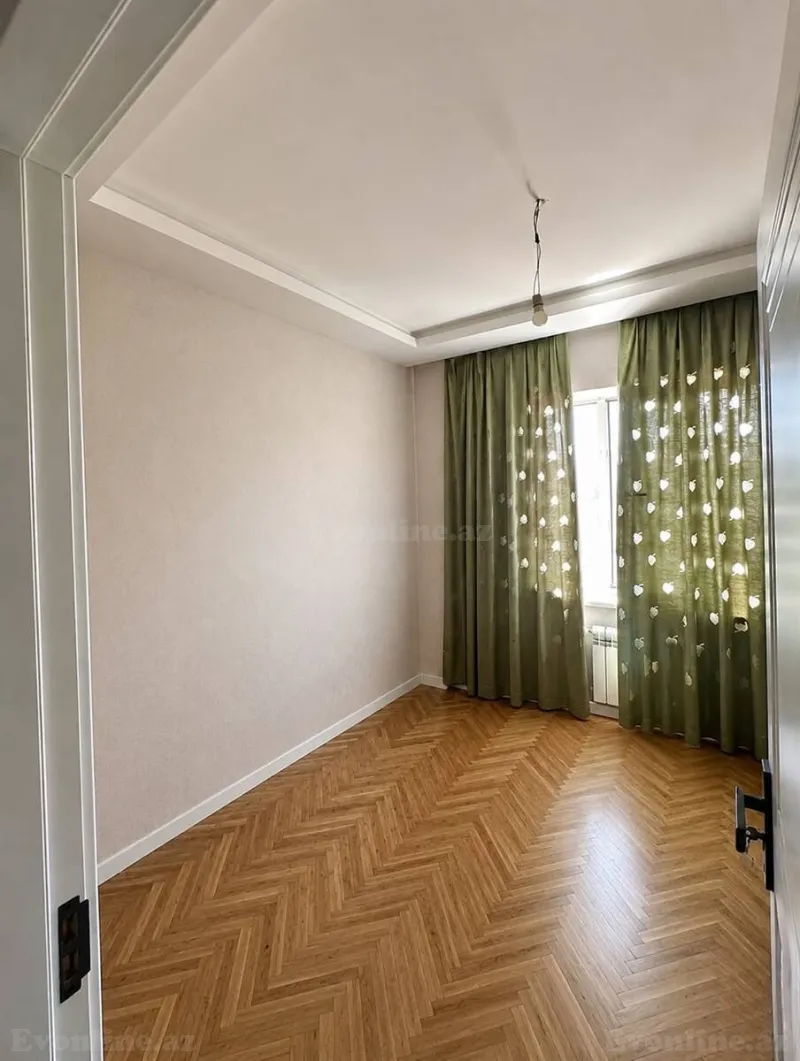 Satılır 4 otaqlı Mənzil Köhnə tikili 90 m² Bakıxanov - şəkil 3